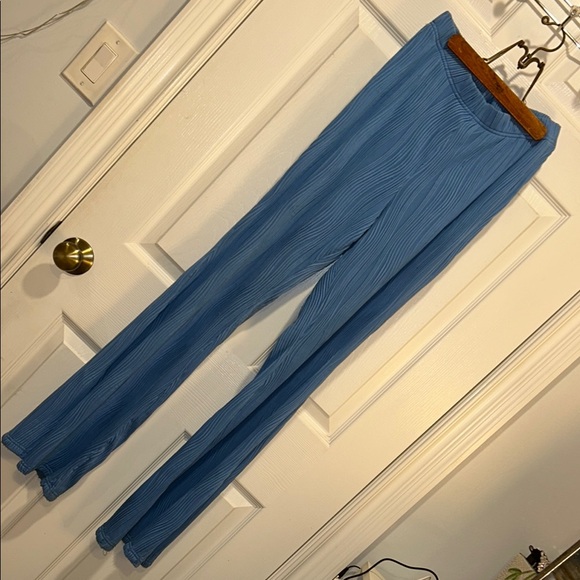 Blue pants ribbed design - Picture 2 of 9